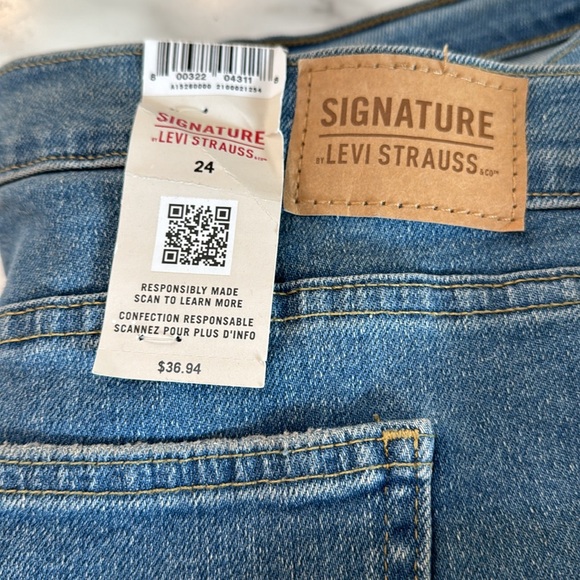Levi’s Waist 24” rise 12 “ inseam 26” Signature, high-rise straight leg - Picture 8 of 13